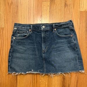Citizens of Humanity sz 31 raw edge Jean skirt zip fly great condition